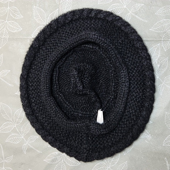 Urban Tree Knitted Hat - Picture 2 of 7